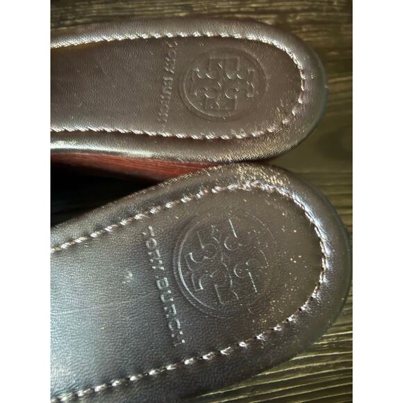Tory Burch Metallic Silver Wedges Sz. 9 - Picture 3 of 8